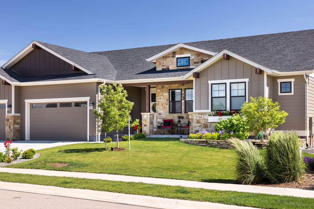 Front View of this 3-Bedroom,2561 Sq Ft Plan -161-1340