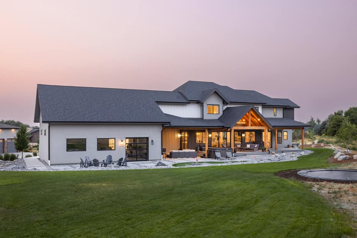 Side View of this 4-Bedroom,4052 Sq Ft Plan -161-1341
