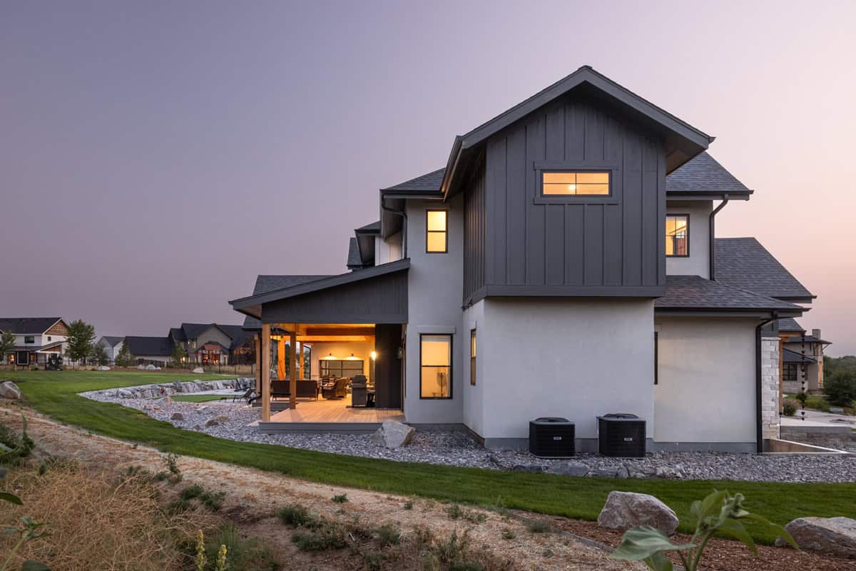 Side View of this 4-Bedroom,4052 Sq Ft Plan -161-1341