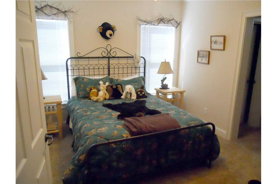 163-1020: Home Interior Photograph-Bedroom: Kids