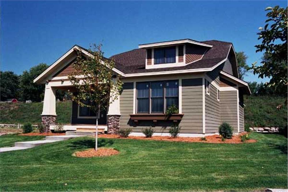 Bungalow Houseplans CLS-1503 front elevation photo.