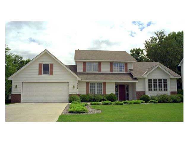 This image shows the front elevation of 1-1/2 Story Houseplans CLS-2000.