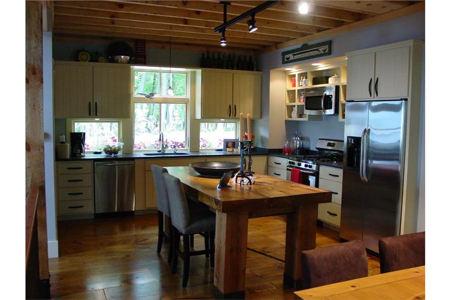 168-1044: Home Interior Photograph-Kitchen: Kitchen Island
