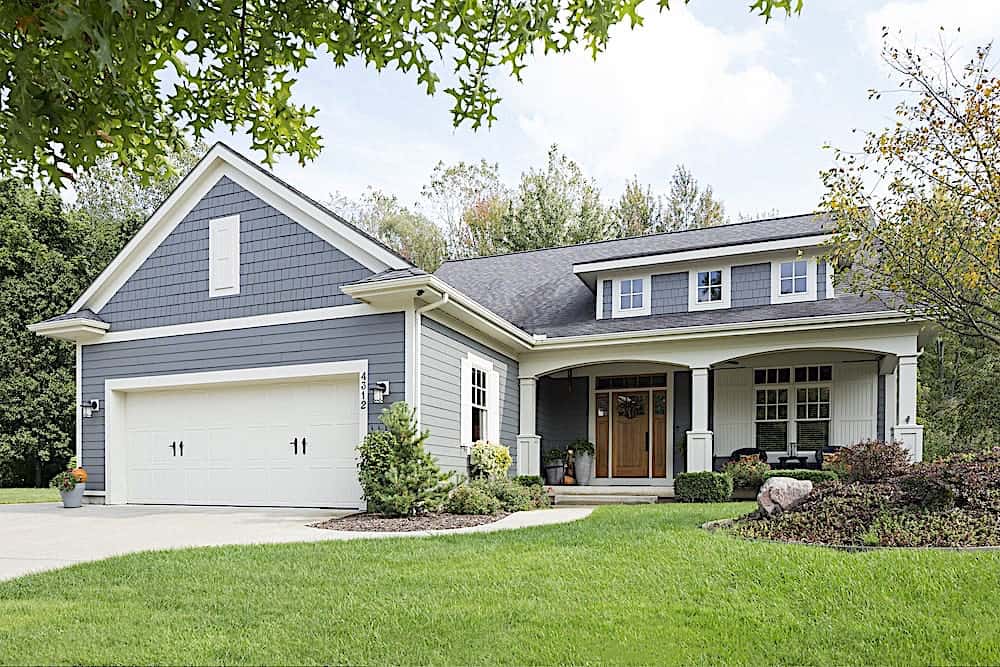 Front elevation of Ranch home (ThePlanCollection: House Plan #168-1142)