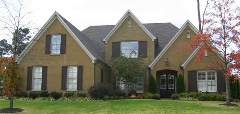 Front view of Transitional home (ThePlanCollection: House Plan #170-1026)