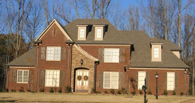 Front view of Southern home (ThePlanCollection: House Plan #170-1106)