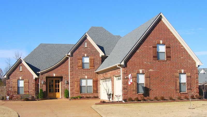 Front view of Southern home (ThePlanCollection: House Plan #170-1115)