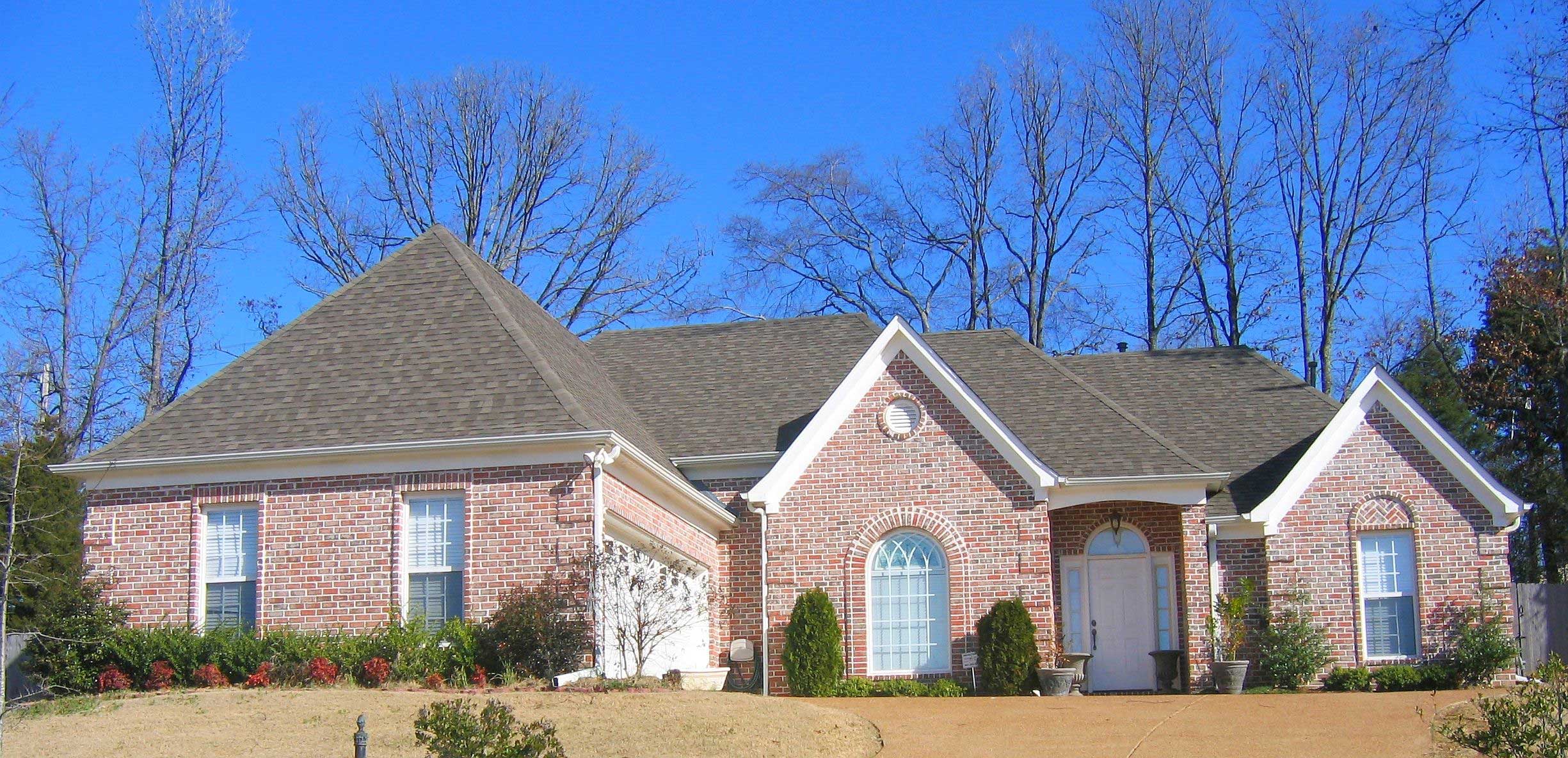 Front view of Cape Cod home (ThePlanCollection: House Plan #170-1193)