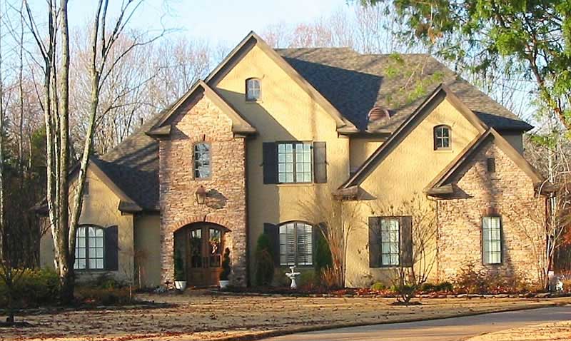 Front view of Southern home (ThePlanCollection: House Plan #170-1206)