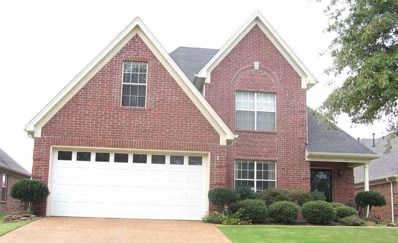 Front view of Southern home (ThePlanCollection: House Plan #170-1248)