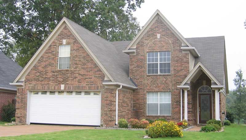 Front view of Southern home (ThePlanCollection: House Plan #170-1253)