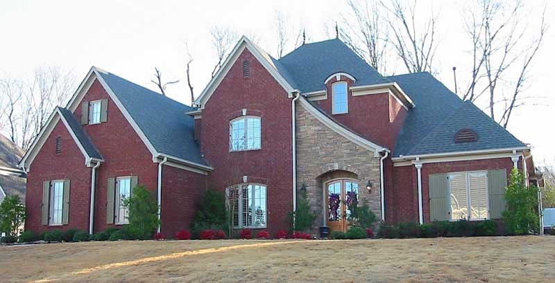 Front view of Southern home (ThePlanCollection: House Plan #170-1260)