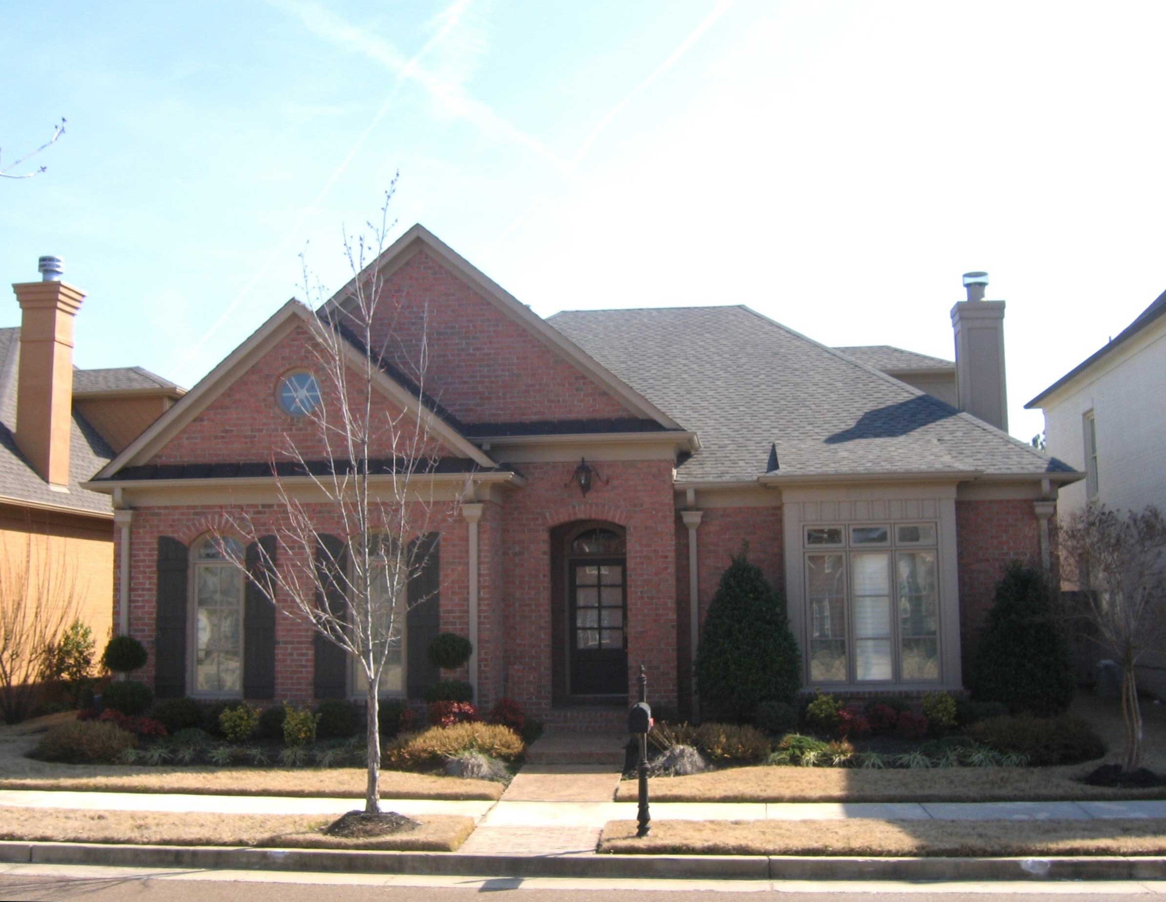 Front view of Cape Cod home (ThePlanCollection: House Plan #170-1269)