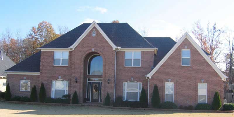 Front view of Southern home (ThePlanCollection: House Plan #170-1275)