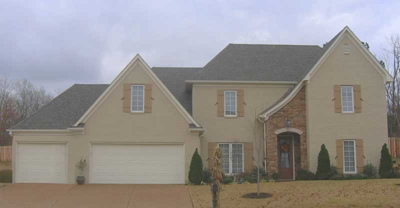 Front view of Southern home (ThePlanCollection: House Plan #170-1288)