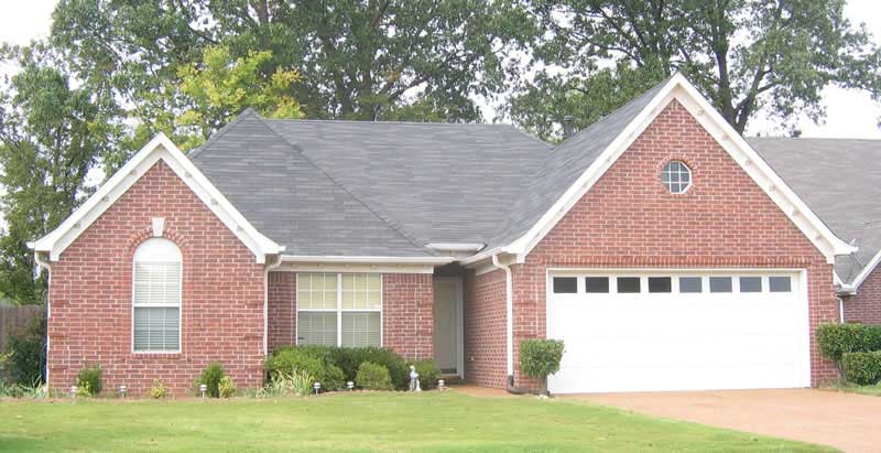 Front view of Southern home (ThePlanCollection: House Plan #170-1299)