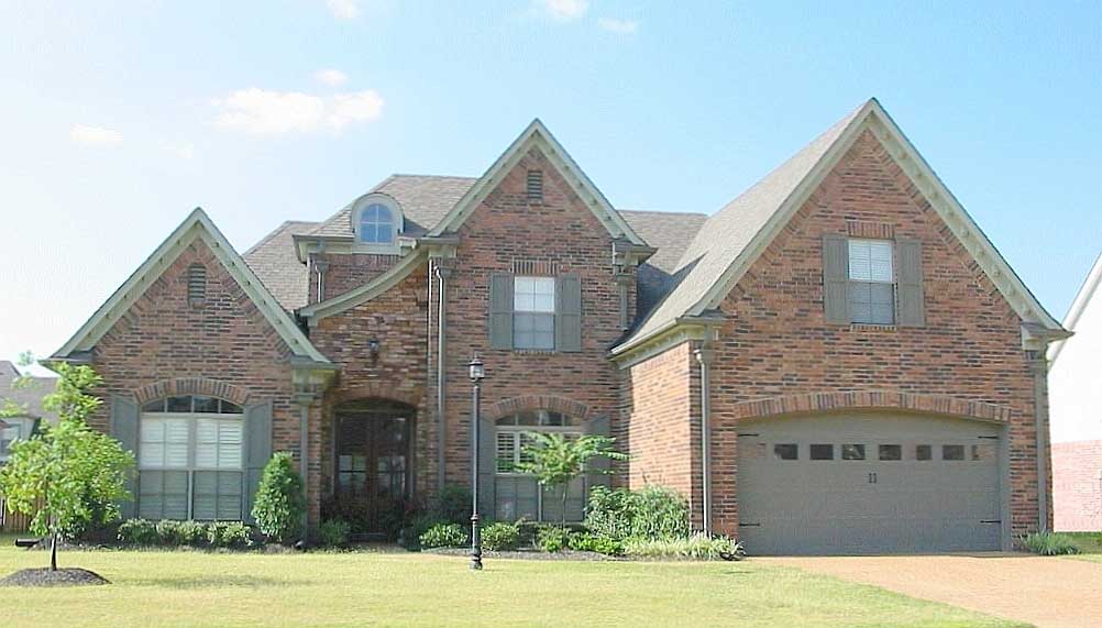 Front view of Country home (ThePlanCollection: House Plan #170-1338)