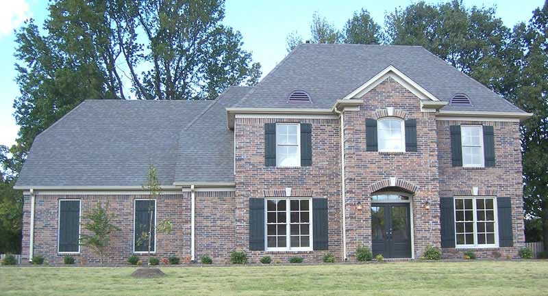 Front view of Southern home (ThePlanCollection: House Plan #170-1351)