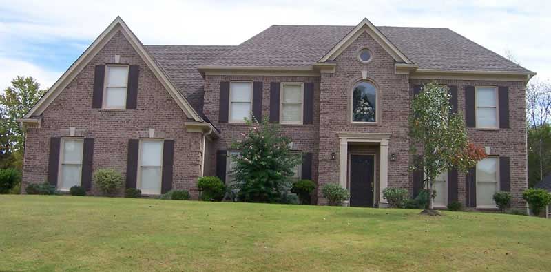 Front view of Southern home (ThePlanCollection: House Plan #170-1367)