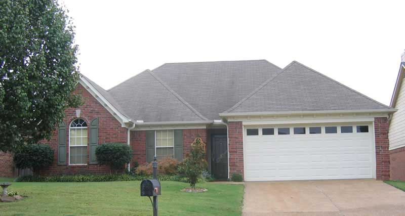 Front view of Southern home (ThePlanCollection: House Plan #170-1375)