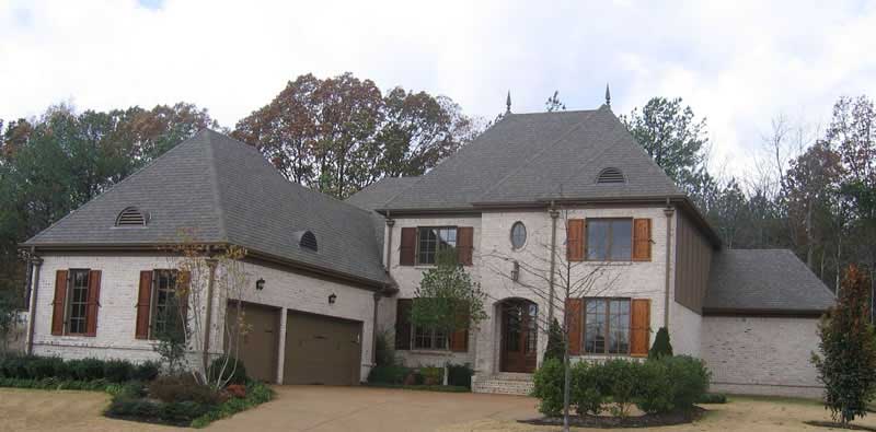 Front view of Southern home (ThePlanCollection: House Plan #170-1433)