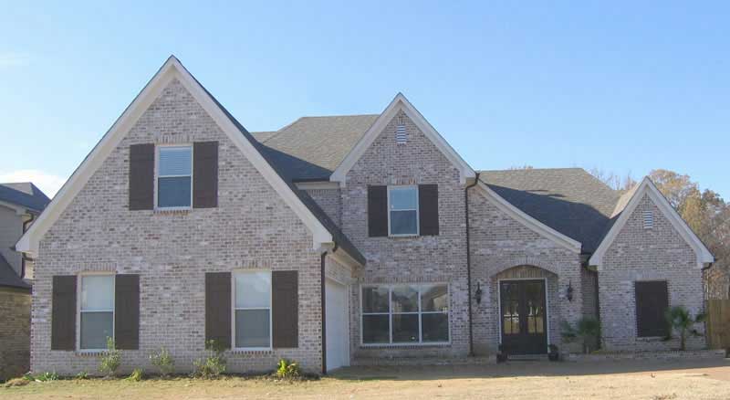 Front view of Southern home (ThePlanCollection: House Plan #170-1436)