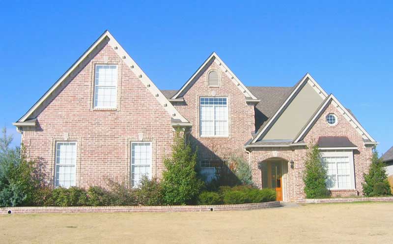 Front view of Southern home (ThePlanCollection: House Plan #170-1566)