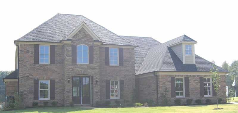 Front view of Southern home (ThePlanCollection: House Plan #170-1568)