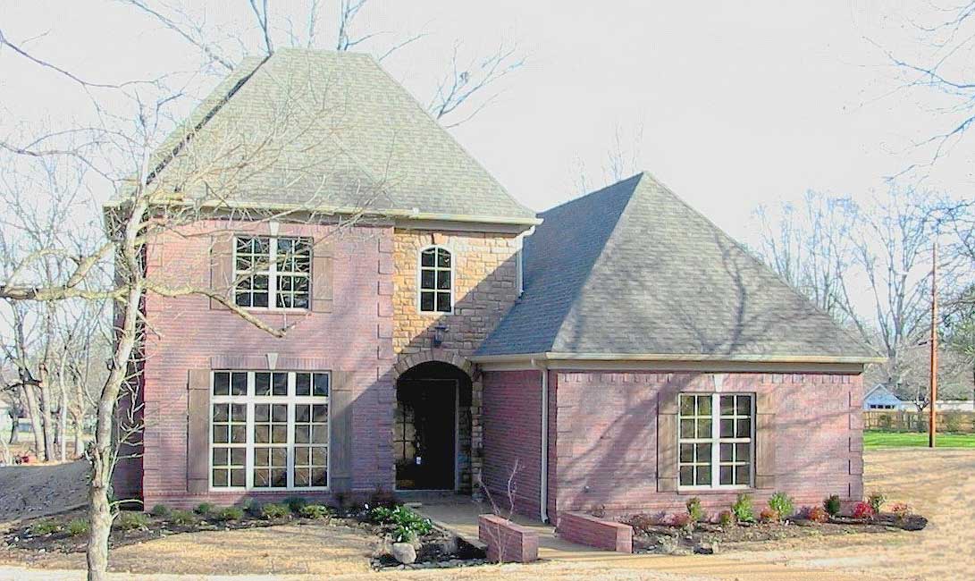 Front view of Country home (ThePlanCollection: House Plan #170-1878)