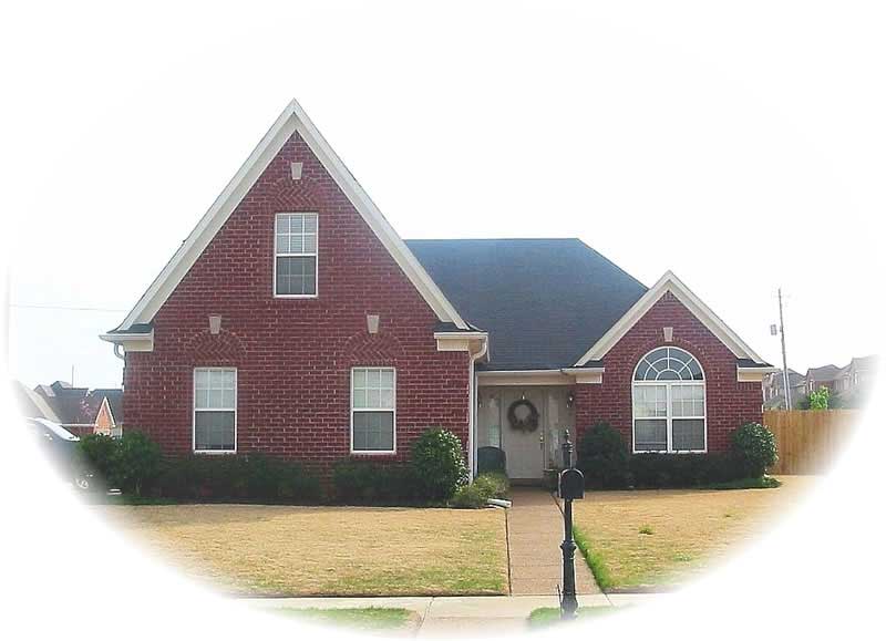 Front view of Traditional home (ThePlanCollection: House Plan #170-2370)