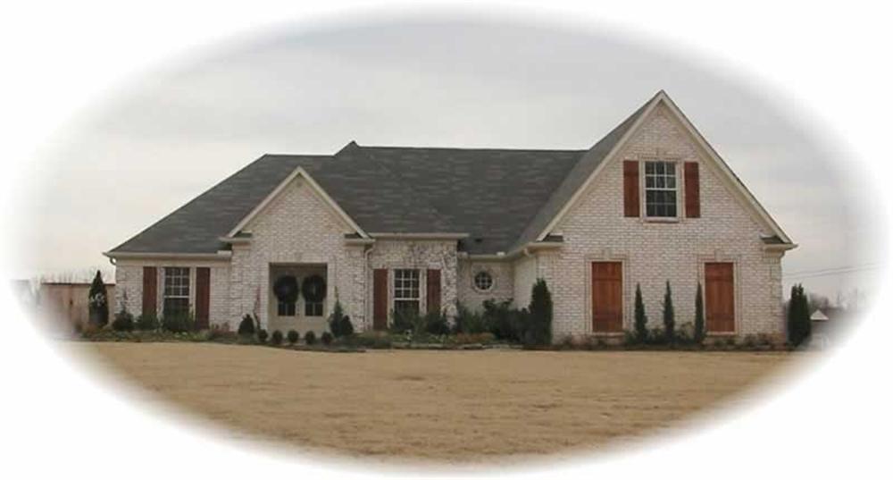 Front view of Ranch home (ThePlanCollection: House Plan #170-2529)