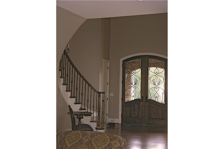 180-1025: Home Interior Photograph-Entry Hall: Foyer