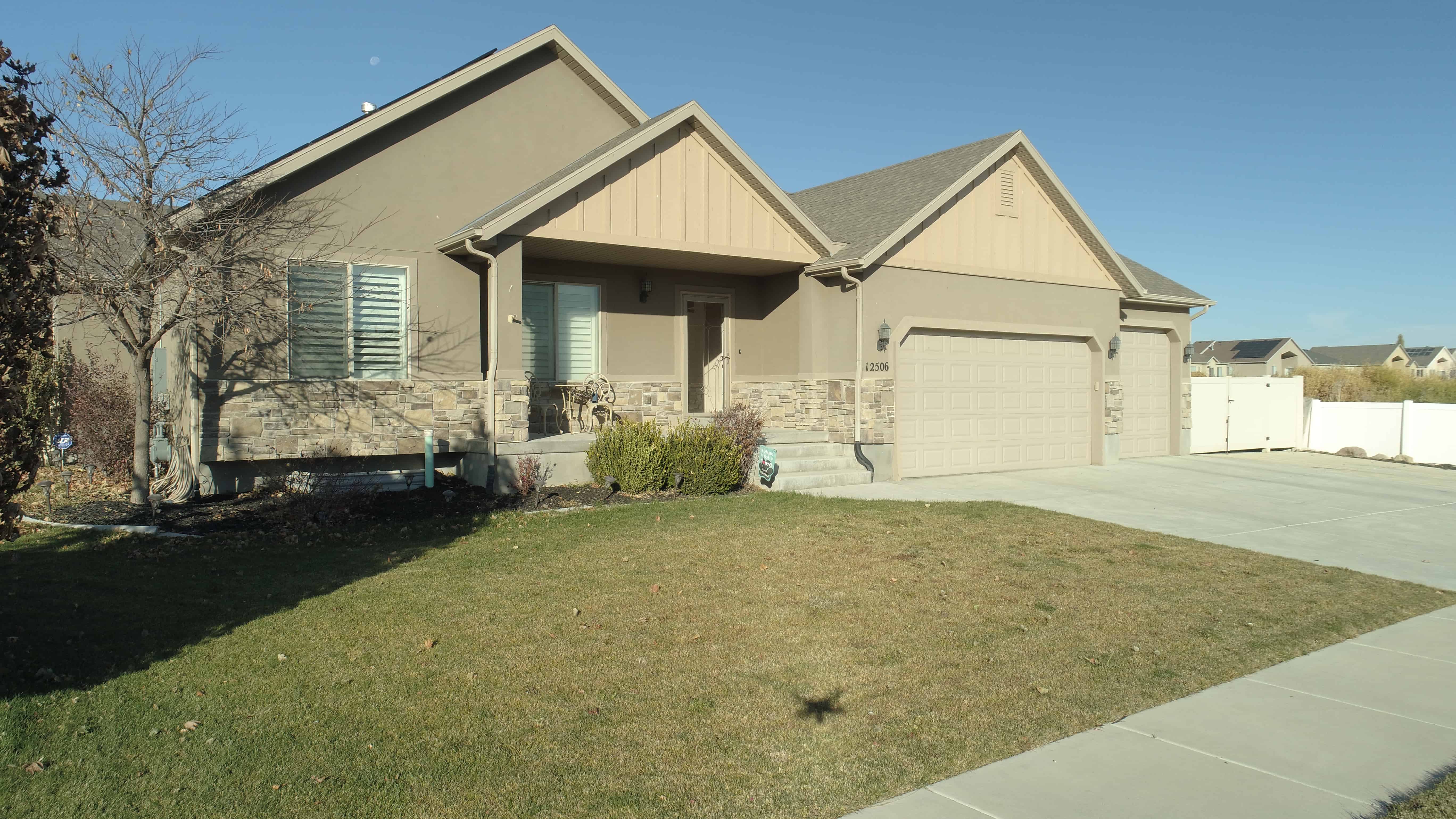 Left Side View of this 3-Bedroom,1667 Sq Ft Plan -187-1020