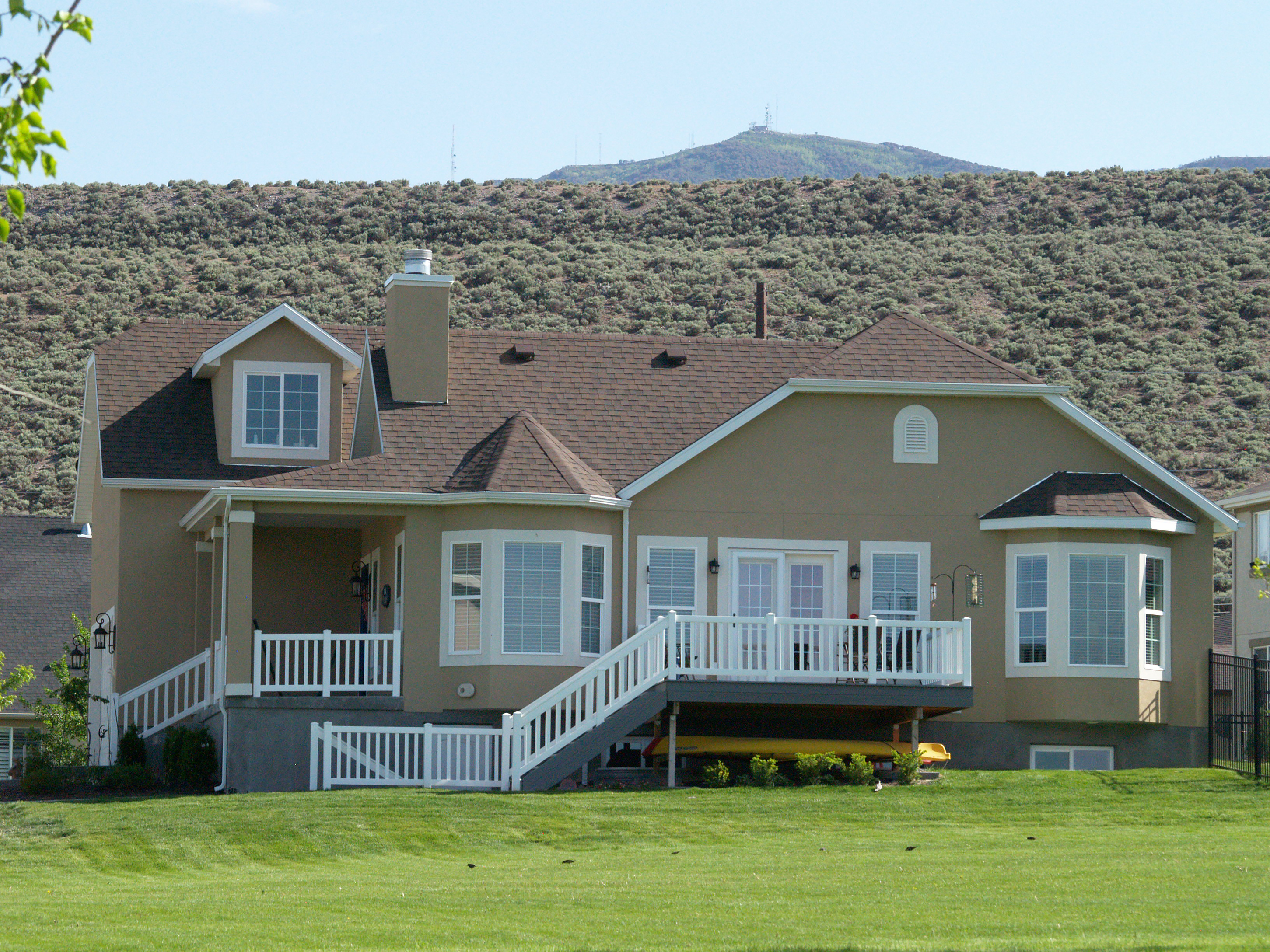 Right Side View of this 5-Bedroom,1833 Sq Ft Plan -187-1120
