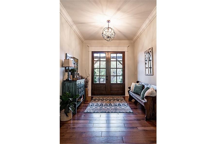 193-1094: Home Interior Photograph-Entry Hall: Foyer