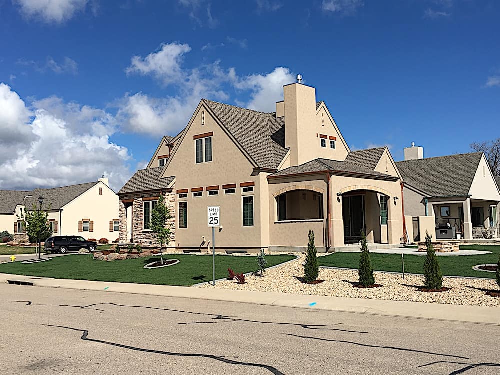 Side View of this 4-Bedroom, 2400 Sq Ft Plan - 194-1002