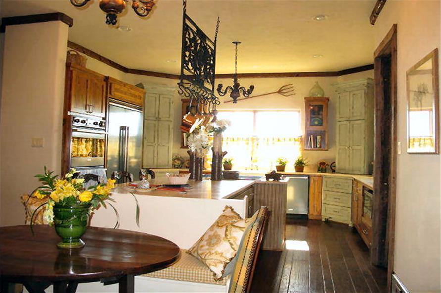 195-1135: Home Interior Photograph-Kitchen