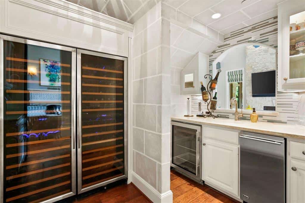 Wet Bar of this 5-Bedroom,7823 Sq Ft Plan -195-1169