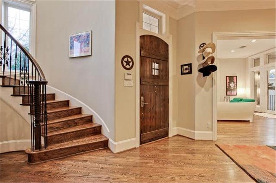 195-1247: Home Interior Photograph-Entry Hall: Foyer