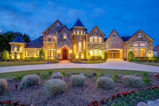 Home at Night of this 4-Bedroom,5991 Sq Ft Plan -195-1302