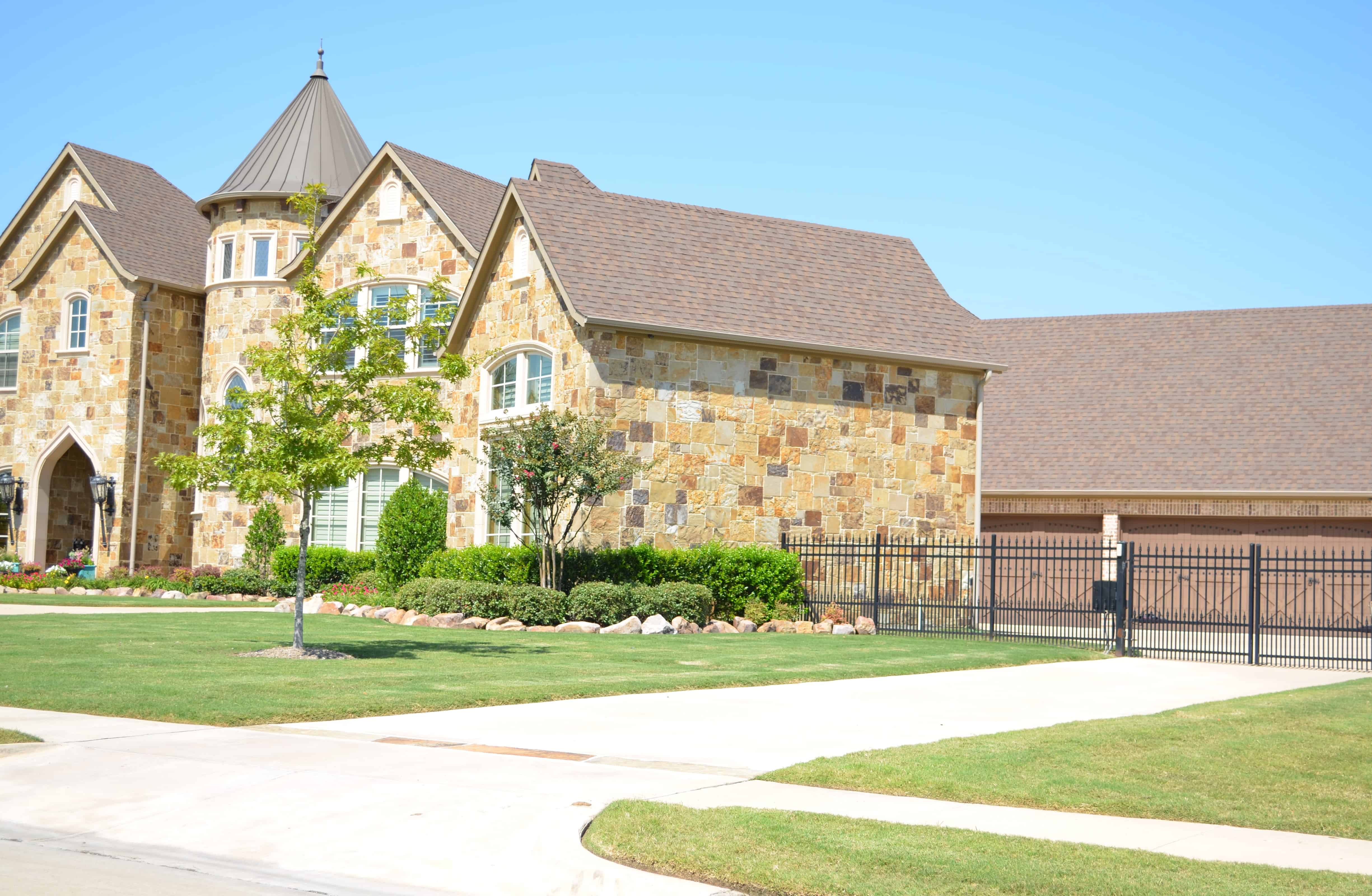 Right Side View of this 4-Bedroom,5991 Sq Ft Plan -195-1302