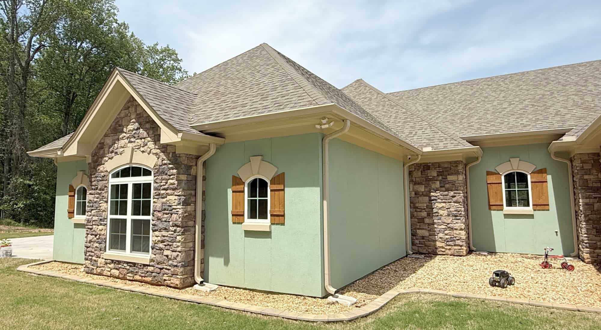 Front View of this 3-Bedroom,2916 Sq Ft Plan -196-1164