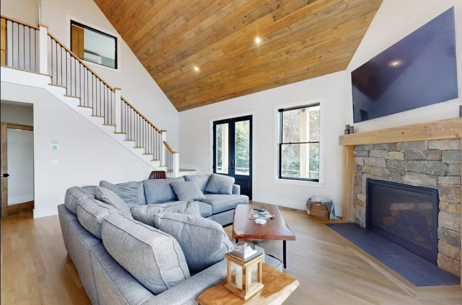 Great Room of this 3-Bedroom,1770 Sq Ft Plan -196-1281