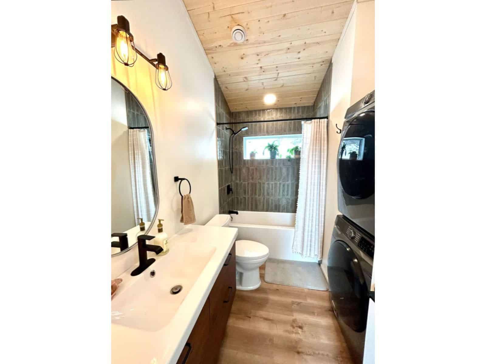 Bathroom of this 2-Bedroom,1308 Sq Ft Plan -196-1886