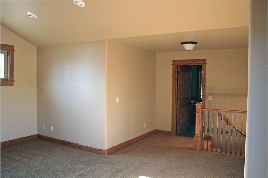 202-1005: Home Interior Photograph