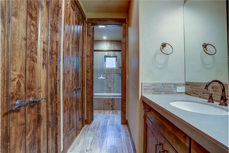 202-1018: Home Interior Photograph-Bathroom