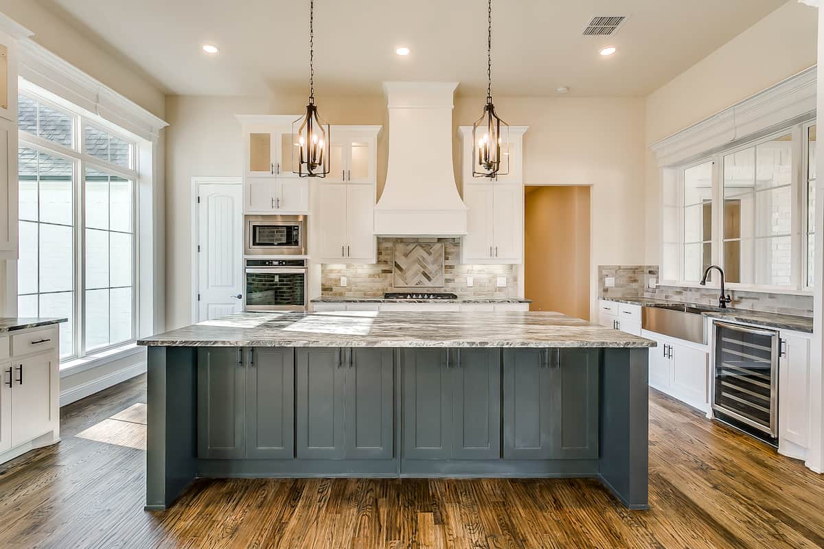 Kitchen: Breakfast Bar of this 4-Bedroom,2765 Sq Ft Plan -206-1048