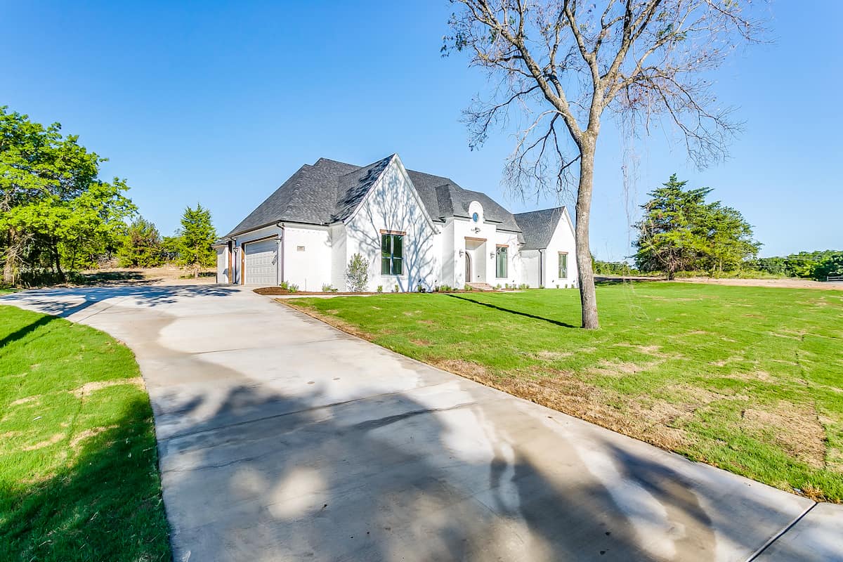 Left Side View of this 4-Bedroom,2765 Sq Ft Plan -206-1048