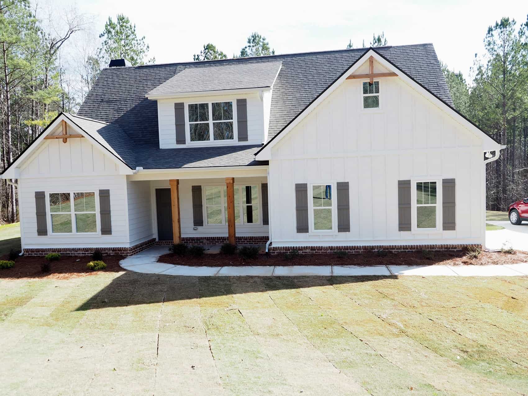 Front View of this 4-Bedroom,2373 Sq Ft Plan -213-1018