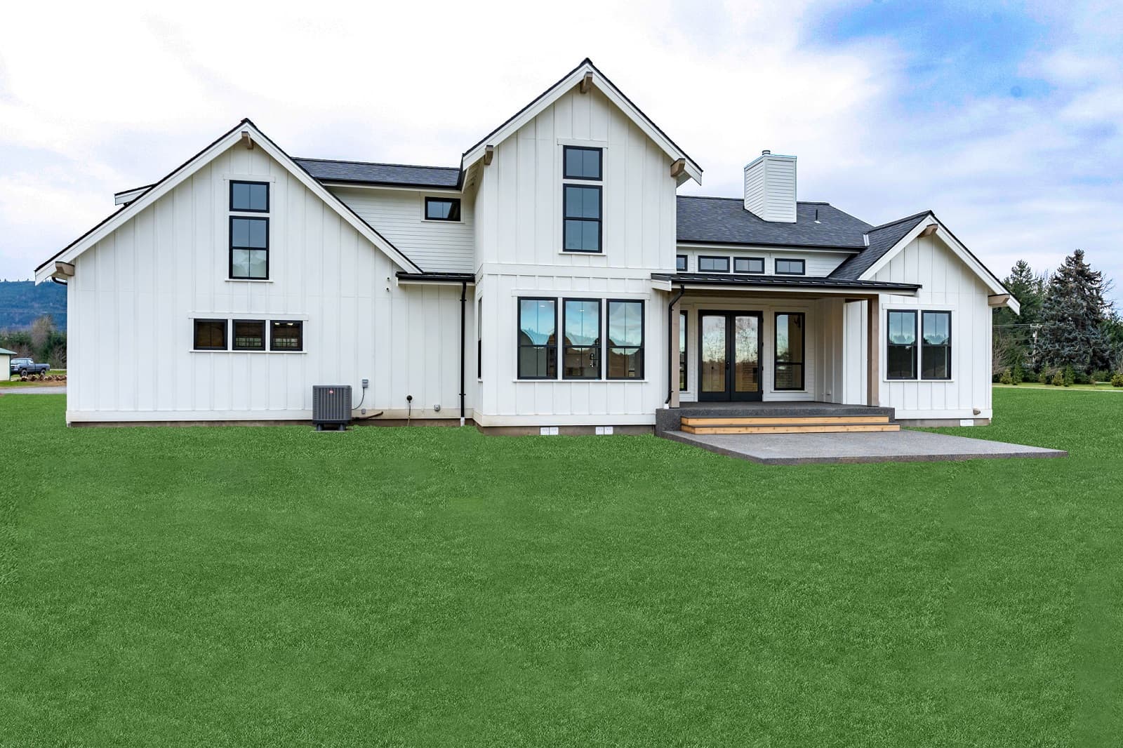 Rear View of this 3-Bedroom,2490 Sq Ft Plan -214-1001